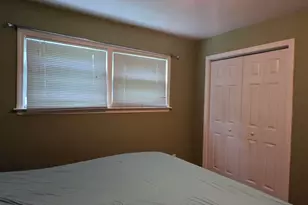 13 Berkshire Cir, Ansonia, CT 06401 - Photo 11