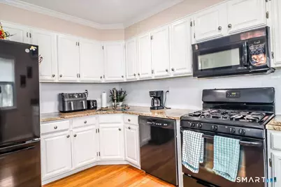 2445 Park Avenue #10, Bridgeport, CT 06604 - Photo 9