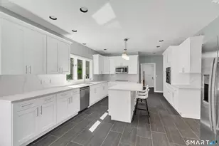 141 Putting Green Rd, Trumbull, CT 06611 - Photo 7