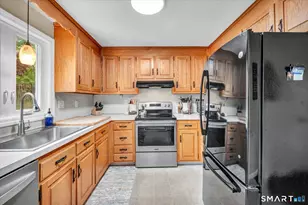 8 Countryside Ln, Middletown, CT 06457 - Photo 13