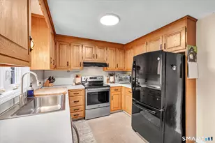 8 Countryside Ln, Middletown, CT 06457 - Photo 17