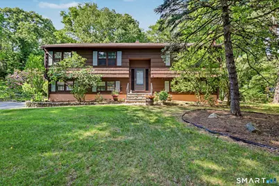 2010 Old Town Road, Trumbull, CT 06611 - Photo 3
