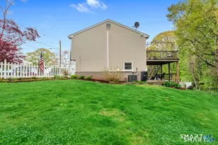 19 Robertson Dr, Hamden, CT 06518 - Photo 33