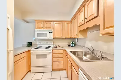 168 Belltown Road #B6, Stamford, CT 06905 - Photo 5