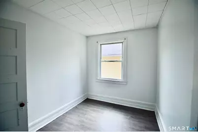 407 East Avenue, Bridgeport, CT 06610 - Photo 15