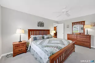 31 Ross Way, Windsor Locks, CT 06096 - Photo 17