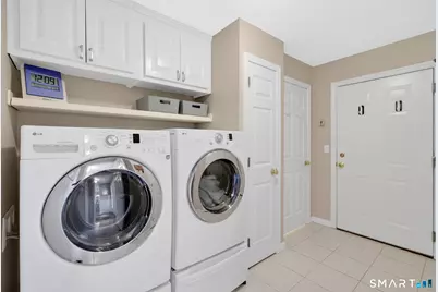 31 Ross Way #31, Windsor Locks, CT 06096 - Photo 23
