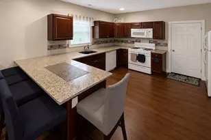 40 Fairfield St, New Haven, CT 06515 - Photo 3