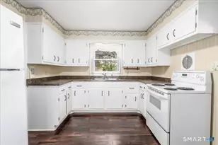 34 Valerie Ln, Danbury, CT 06811 - Photo 3