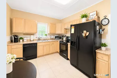27 Milk Street, Meriden, CT 06451 - Photo 3