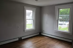 105 Woodstock Ave, Putnam, CT 06260 - Photo 9