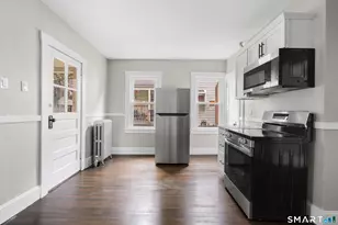 241 Oak St, Manchester, CT 06040 - Photo 3