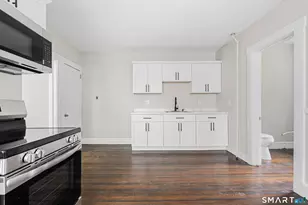241 Oak St, Manchester, CT 06040 - Photo 5
