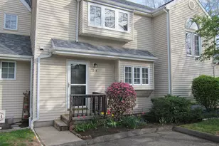5 W Meadow Ln, Middletown, CT 06457 - Photo 1
