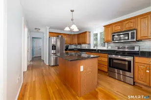 15 Sarah Dr, Oxford, CT 06478 - Photo 9
