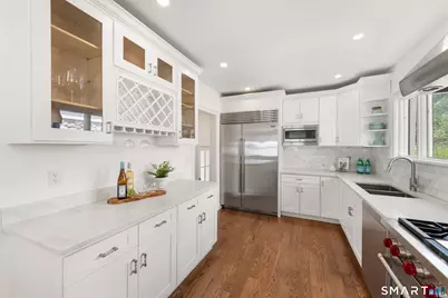 22 Ocean Drive North, Stamford, CT 06902 - Photo 11