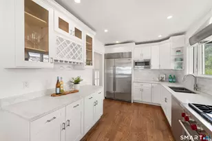 22 Ocean Dr N, Stamford, CT 06902 - Photo 11