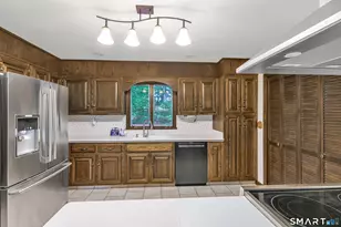 40 Owl Hill Trail, Trumbull, CT 06611 - Photo 13