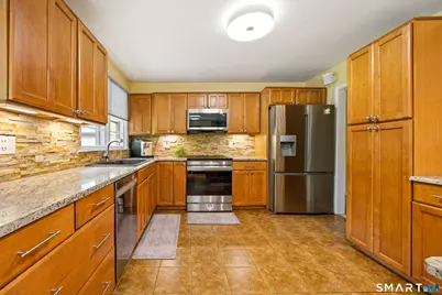 1067 Litchfield Turnpike, New Hartford, CT 06057 - Photo 7