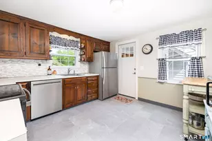 17 Alexander Dr, East Hartford, CT 06118 - Photo 7
