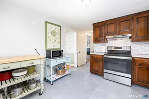 17 Alexander Dr, East Hartford, CT 06118 - Photo 9