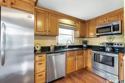 22 Rowe Place, Bristol, CT 06010 - Photo 9