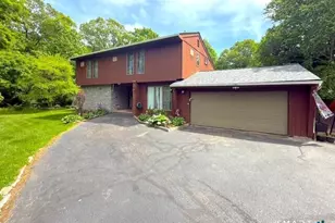 109 Spruce Dr, Naugatuck, CT 06770 - Photo 1