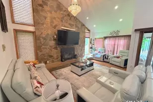 109 Spruce Dr, Naugatuck, CT 06770 - Photo 9