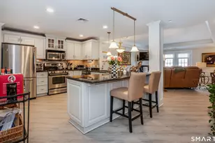 237 Fern St, West Hartford, CT 06119 - Photo 5