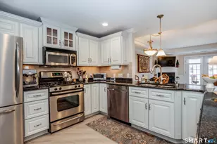 237 Fern St, West Hartford, CT 06119 - Photo 7