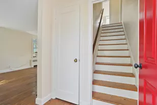 219 Hollow Tree Ridge Rd, Darien, CT 06820 - Photo 3