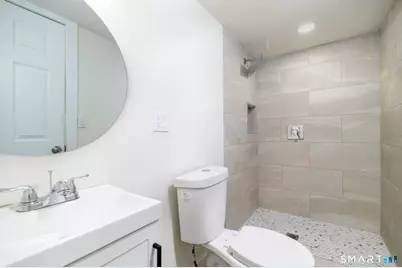 206 Ridgefield Avenue, Bridgeport, CT 06610 - Photo 25