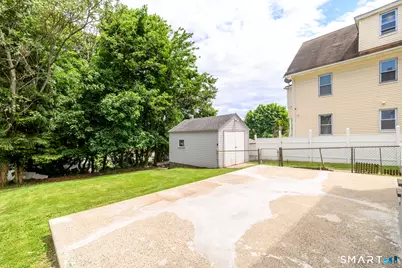 206 Ridgefield Avenue, Bridgeport, CT 06610 - Photo 31