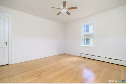 206 Ridgefield Avenue, Bridgeport, CT 06610 - Photo 21