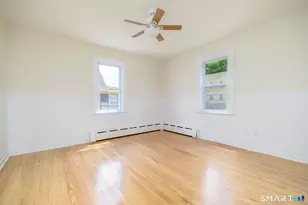206 Ridgefield Ave, Bridgeport, CT 06610 - Photo 19