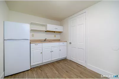 206 Ridgefield Avenue, Bridgeport, CT 06610 - Photo 23
