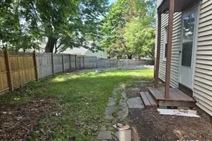 191 Dupont Pl, Bridgeport, CT 06610 - Photo 9