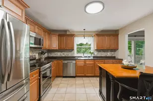 116 Hurd Rd, Trumbull, CT 06611 - Photo 3