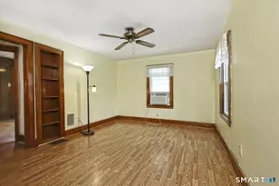 293 Pleasantview Ave, Bridgeport, CT 06606 - Photo 5