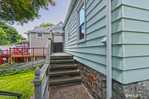 293 Pleasantview Ave, Bridgeport, CT 06606 - Photo 19