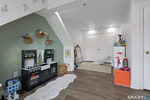39 Maple Tree Ave, Stamford, CT 06906 - Photo 17