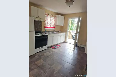 137 Pleasant Street, New Britain, CT 06051 - Photo 3