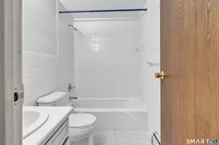 40 California St, Stratford, CT 06615 - Photo 15
