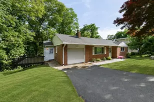 24 Ridge Rd, Cromwell, CT 06416 - Photo 3
