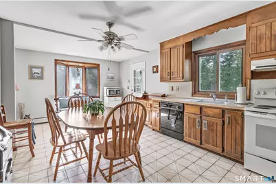 36 Romanock Place, Fairfield, CT 06824 - Photo 11
