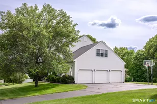 97 Island Green, Glastonbury, CT 06033 - Photo 3