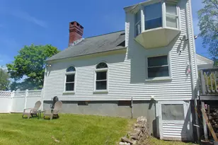 381 Chestnut Hill Ave, Waterbury, CT 06704 - Photo 3
