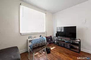 305 Parrott Ave, Bridgeport, CT 06606 - Photo 17