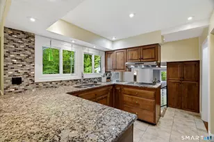 24 Jericho Dr, Old Lyme, CT 06371 - Photo 11