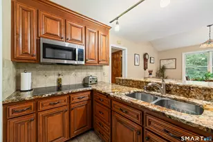 168 N Farm Rd, Middlebury, CT 06762 - Photo 13